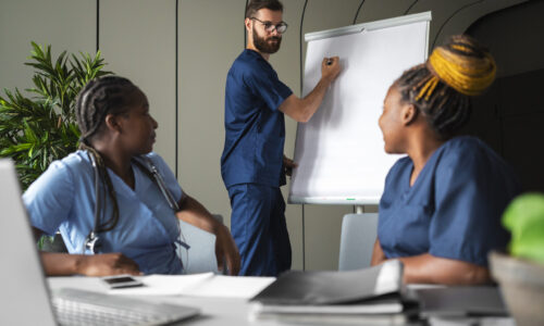 Estudos Avançados em Ambiente Organizacional e Saúde do Trabalhador