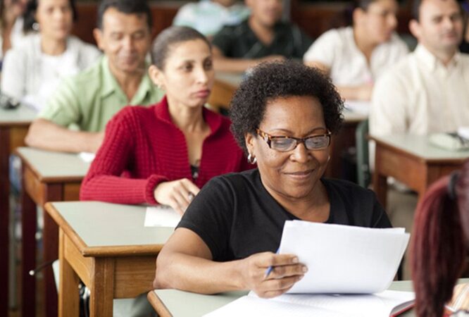 Concepcoes-Educacionais-e-Curriculos-em-Educacao-de-Jovens-e-Adultos