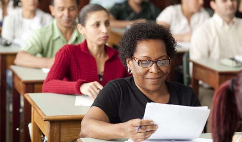 Concepcoes-Educacionais-e-Curriculos-em-Educacao-de-Jovens-e-Adultos