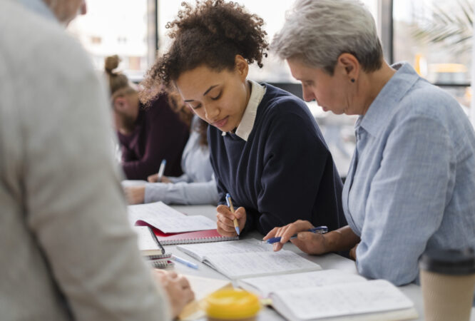 Construcao-da-Identidade-do-Educador-de-Educacao-de-Jovens-e-Adultos-scaled