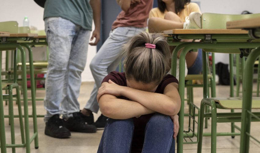 Desafios-Sociais-na-Escola-e-na-Sociedade-scaled